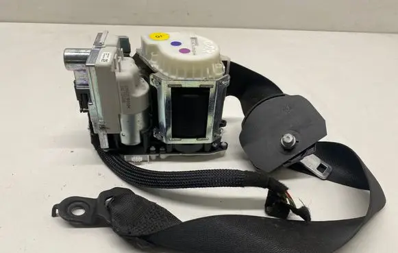 Mercedes-Benz ML W164 Front seatbelt 34049521