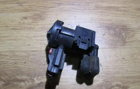 Chrysler Neon I Turbo solenoid valve