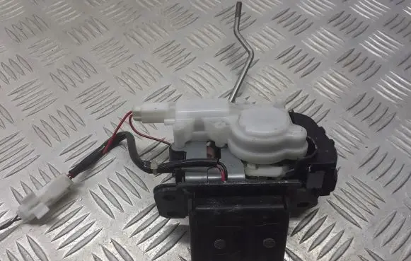 Mazda 2 Tailgate/trunk/boot lock/catch/latch
