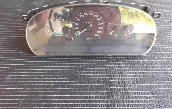 Mazda Xedos 9 Speedometer (instrument cluster)
