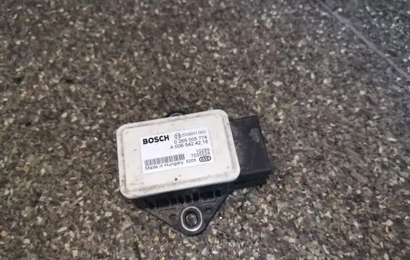 Mercedes-Benz Vito Viano W639 ESP acceleration yaw rate sensor 0265005774 A0065424218