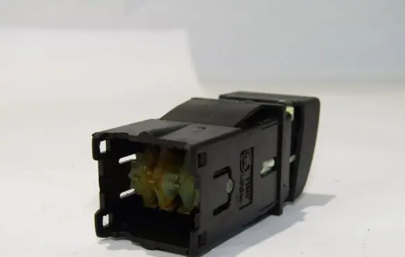 Skoda Felicia II Fog light switch 