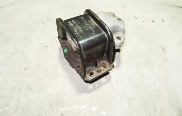 Citroen C4 Grand Picasso Engine mount bracket 796820267804 9636845880 9636583980