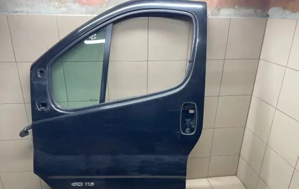 Renault Trafic II (X83) Front door
