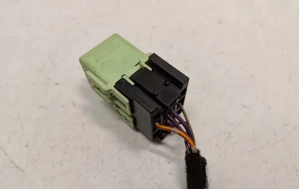 BMW 5 E60 E61 Other relay 61368373700