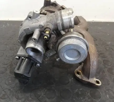 Volkswagen PASSAT B7 Turbo 03C145701S