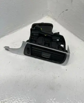 Audi A6 S6 C7 4G Dashboard side air vent grill/cover trim 4G2820902 9026100