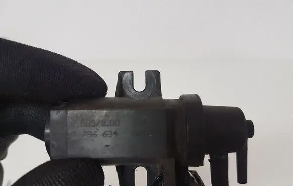 BMW 3 E46 Turbo solenoid valve 70057900 7796634