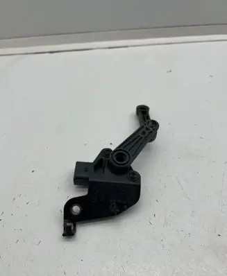 Tesla Model X Front height sensor lever 142094100B
