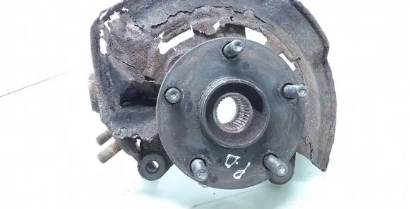 Toyota Avensis T270 Front wheel hub spindle knuckle