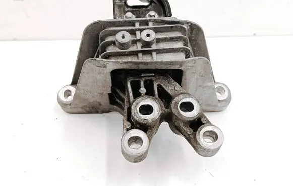 Chrysler Pacifica Engine mount bracket P68224746AD
