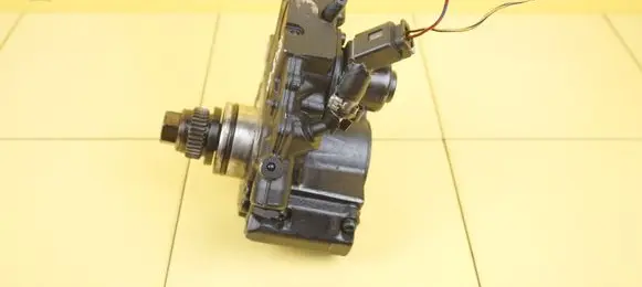 Mercedes-Benz C W204 Fuel injection high pressure pump A6510700701 28SP15