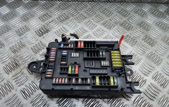 BMW 1 F20 F21 Fuse module 19180000001 926111102 6114926111102