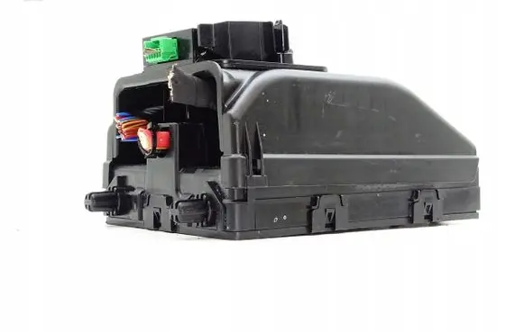 Volvo S60 Relay mounting block 32209198