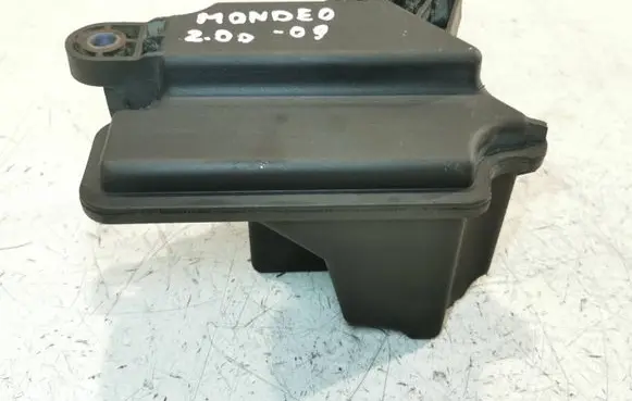 Vacuum air tank