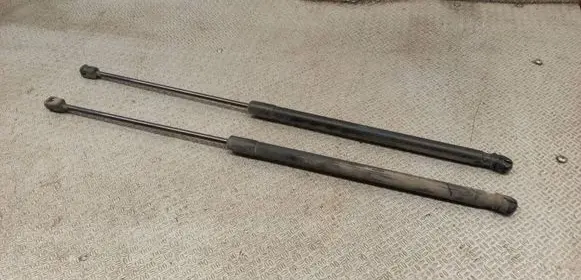 Opel Corsa D Tailgate/trunk strut/damper 13182309