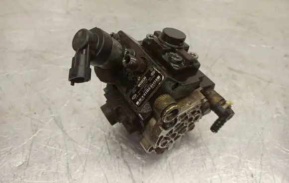 Hyundai ix35 Fuel injection high pressure pump 331002A420 0445010206 1207022