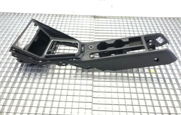 Volkswagen Polo VI Center console 2G1857925A