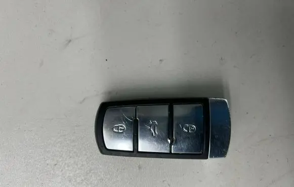 Volkswagen PASSAT B6 Ignition key/card 