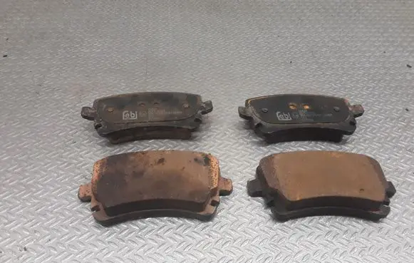 Volkswagen Phaeton Brake pads (rear) 