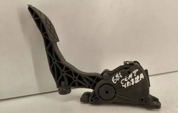 Seat Ibiza III (6L) Accelerator throttle pedal 6Q1723503E 6PV00849600
