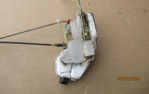 Mitsubishi Outlander Front door lock 06082025