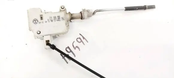 Volkswagen PASSAT B5.5 Central locking motor 3B0810773B 3B0959782