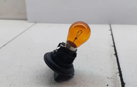 BMW X1 F48 F49 Front indicator light PY21W