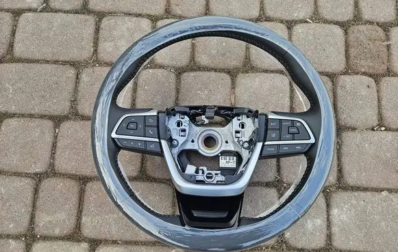 Toyota Highlander XU70 Steering wheel 