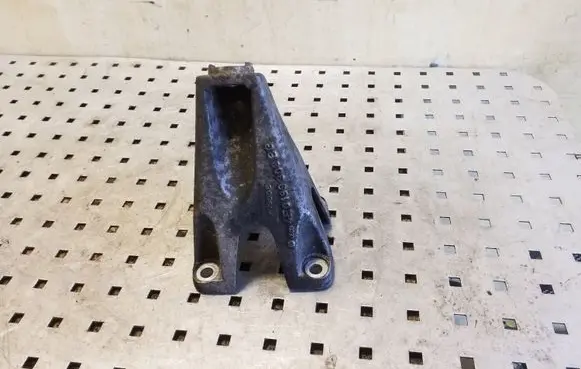 Audi A8 S8 D3 4E Engine mounting bracket 4E0199308