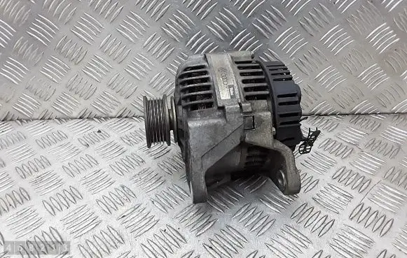 Audi A4 S4 B5 8D Generator/alternator