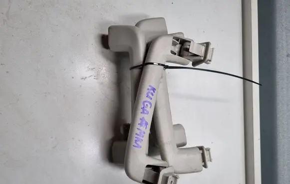 Ford Kuga I A set of handles for the ceiling 