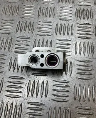 Volkswagen Golf V Air conditioning (A/C) expansion valve 1K2820103