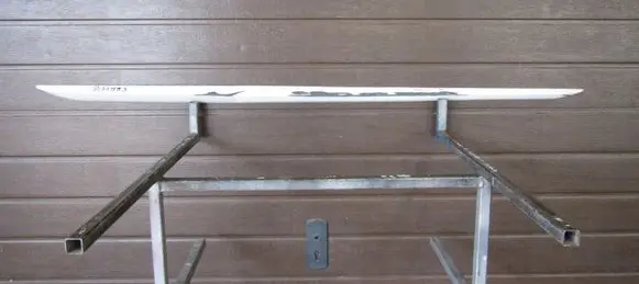 Front sill (body part)