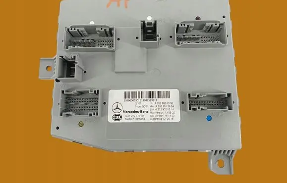 Mercedes-Benz C W205 Central body control module 5DK010772