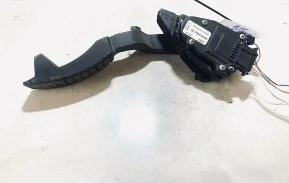 Renault Laguna II Accelerator throttle pedal 8200002904 6pv008119