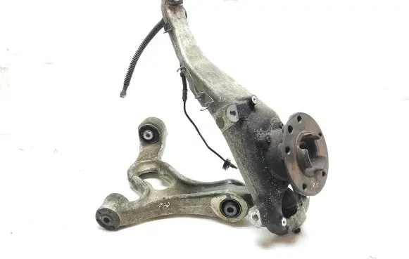 Volkswagen Touareg II Front wheel hub