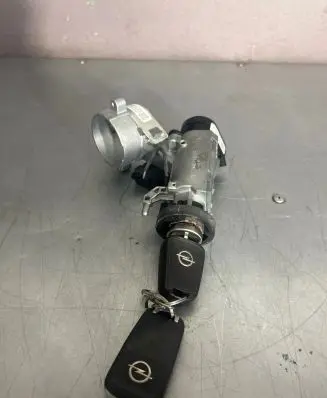 Opel Astra J Ignition lock 20939745 20420510967