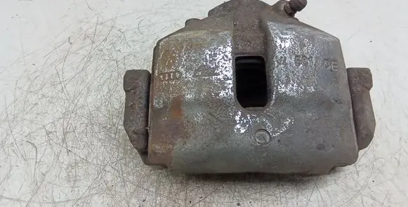 Volkswagen Golf V Front brake caliper 581