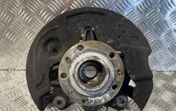 Peugeot 5008 II Front wheel hub spindle knuckle