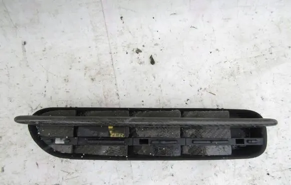 BMW 5 E60 E61 Fender grill 7896849