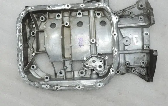 Toyota Corolla E120 E130 Oil sump 1210127011