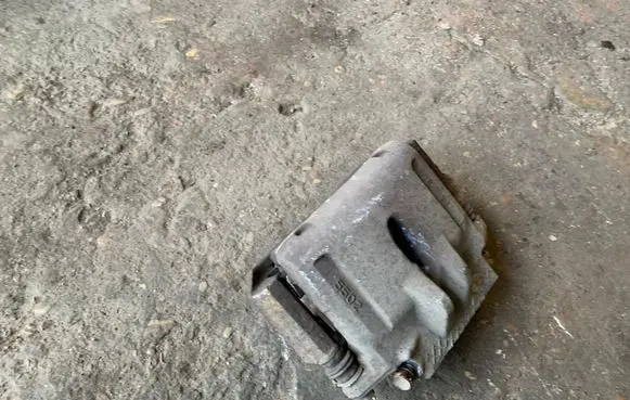Jaguar S-Type Front brake caliper 02742