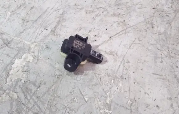 Mercedes-Benz CLA C117 X117 W117 Airbag deployment crash/impact sensor A1668210351 56054084AA