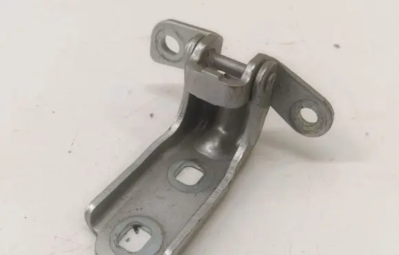 Opel Crossland X Rear door lower hinge