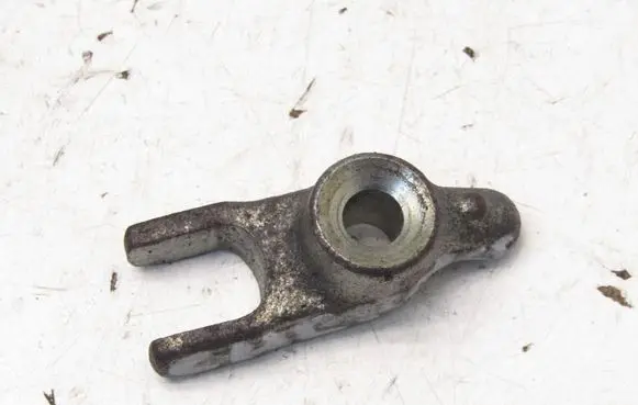 Jeep Cherokee Fuel Injector clamp holder 140425