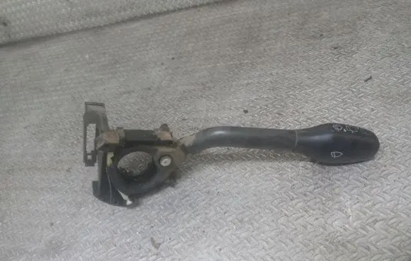 Volkswagen PASSAT B4 Wiper control stalk