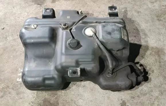 Renault Trafic III (X82) AdBlue liquid reservoir 172A21178R 1024766 1051042