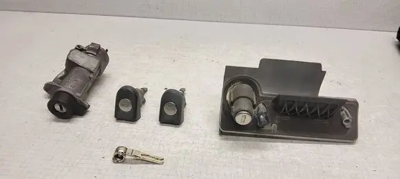 Volkswagen Transporter - Caravelle T5 Lock set 4B0905851C 7H0827565J 7H0827565K