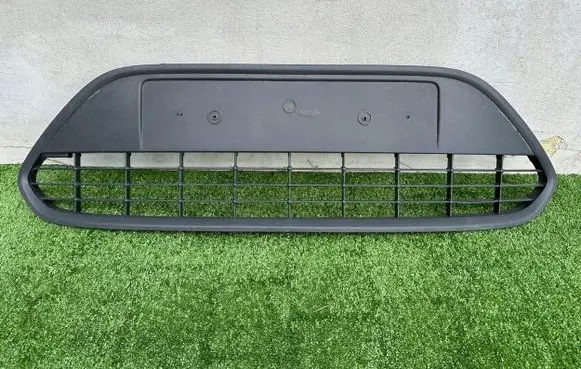 Ford Focus Front grill 17B968